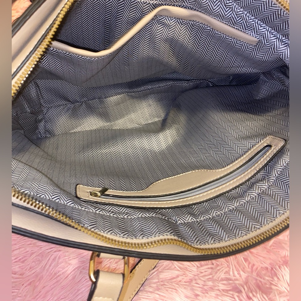 Purse - Picture 4 of 5